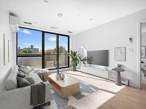4th image of 2600 7th Ave Penthouse C