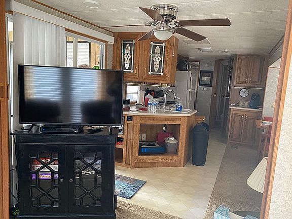 5th image of 9 Lakeview Cabins Dr