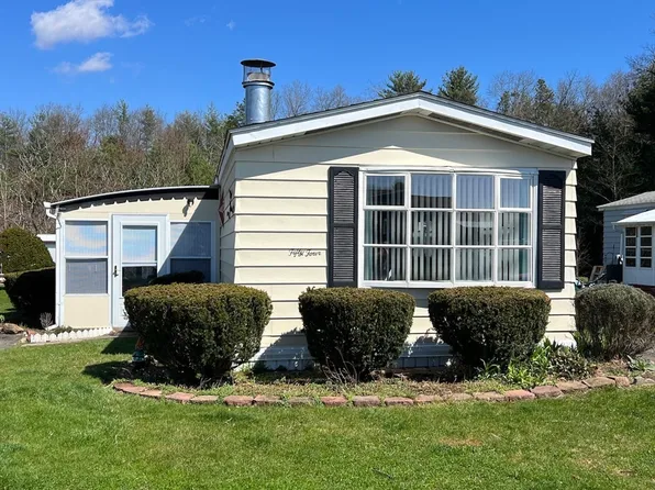 54 Warfield Dr, Westfield, MA 01085