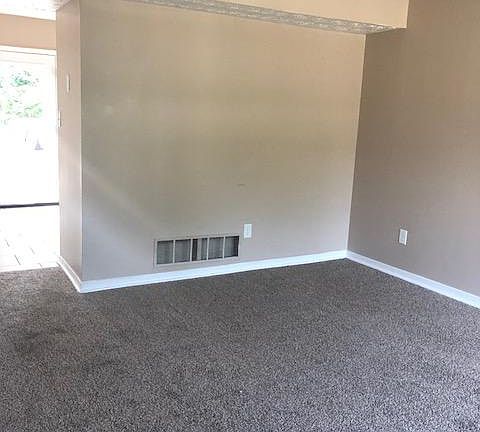 5th image of 217 Donalynn Dr APT A