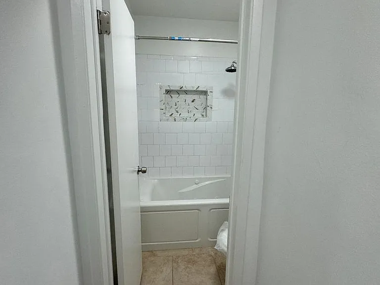 14220 Burbank Blvd — Photo 18