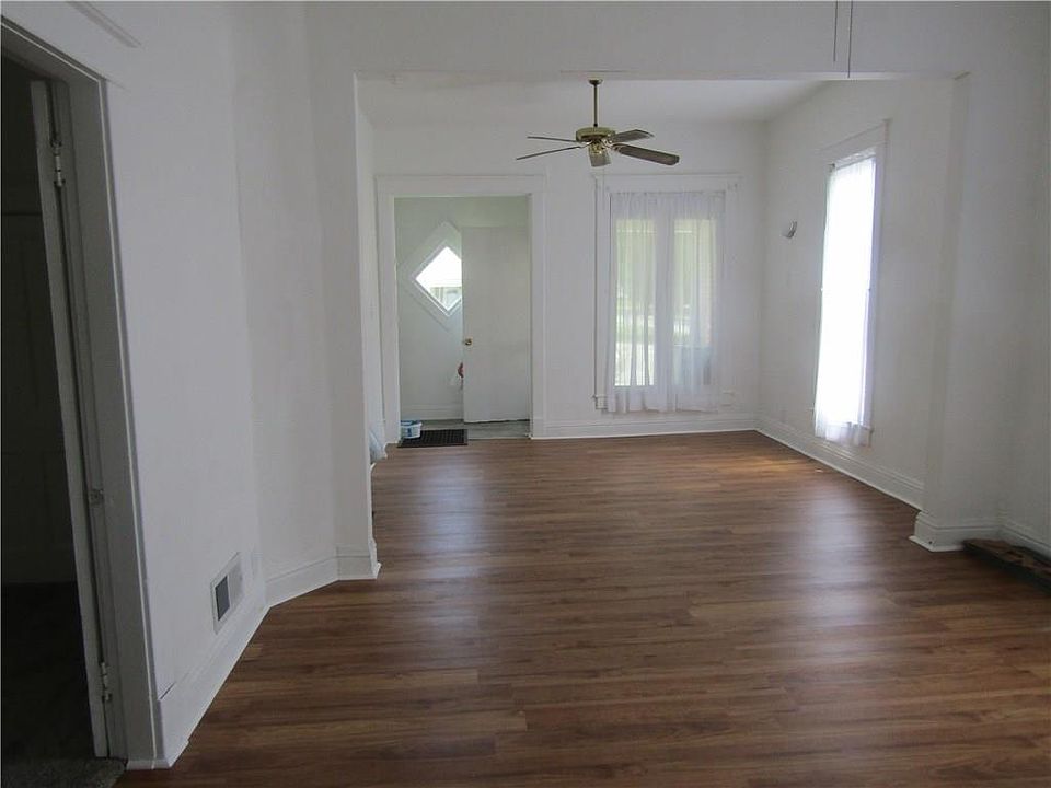 2nd image of 430 S Main St