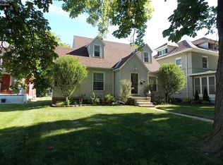 322 W 3rd St, Port Clinton, OH 43452
