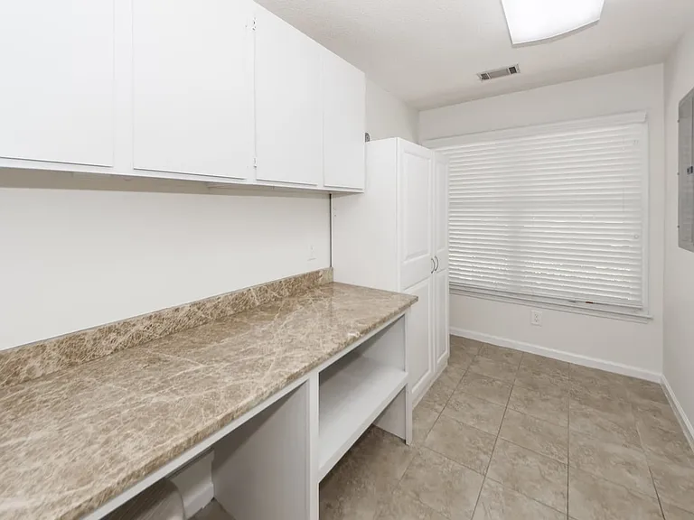 923 River Rd — Photo 37