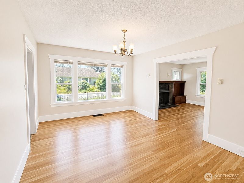 4th image of 8601 8603 Maple Street SW