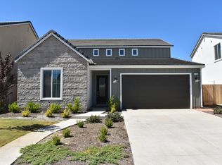 1184 S Atlantica Dr, Madera, CA 93636
