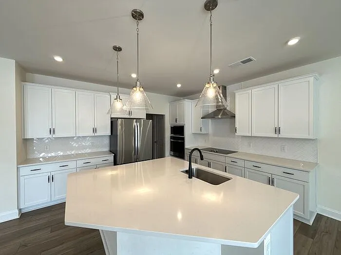 3 bed, 2.5 bath, 2310 sqft, $3,100 — Photo 4