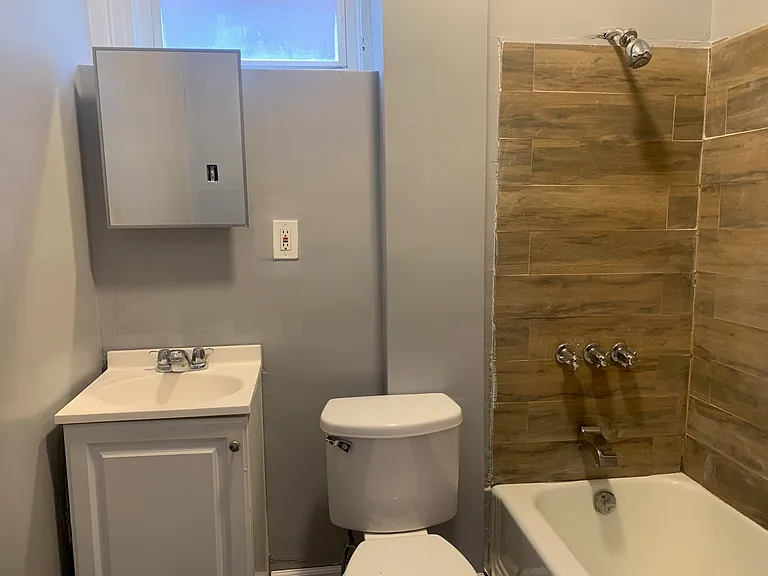 747 Franklin Ave #1 — Photo 5