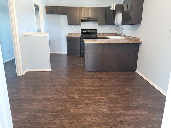 5th image of 102 Mesa Verde Dr
