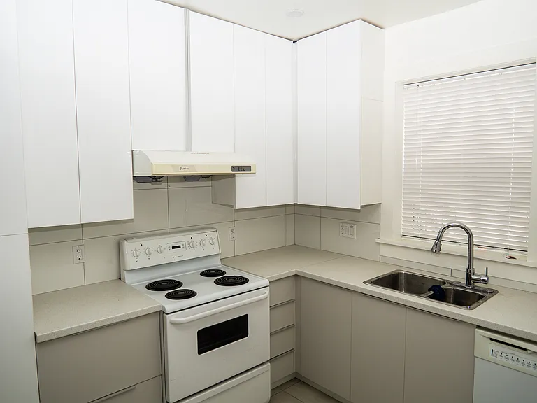 485 Cannon St E #ALL — Photo 6