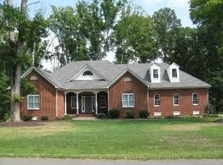 8701 First Branch Ln, Chesterfield, VA 23838