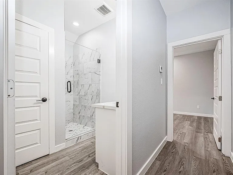 6725 Avenue K #B — Photo 31