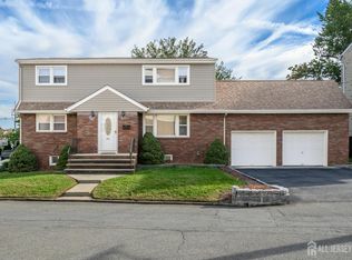 88 Echo Pl, Elmwood Park, NJ 07407
