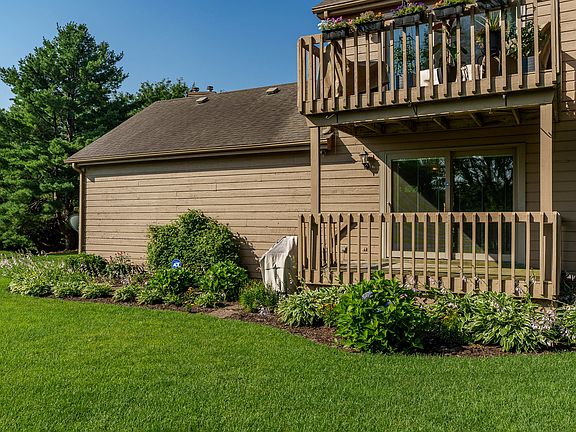 5th image of 6126 Garrett Ln
