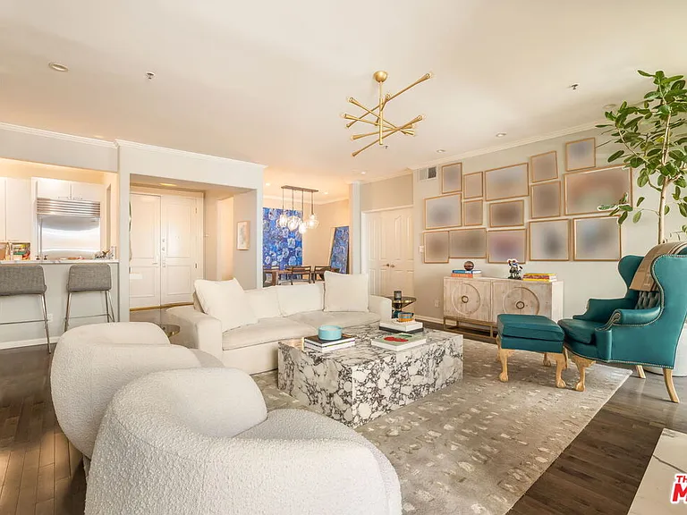 930 N Doheny Dr #103 — Photo 4