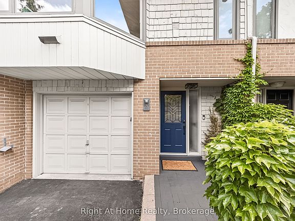 3rd image of 109 Brant St