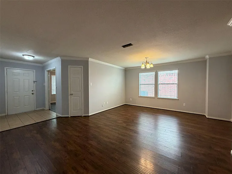 8023 Clover Leaf Dr — Photo 5