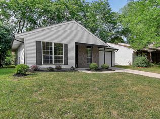 3831 Farm Brook Ln, Columbus, OH 43204