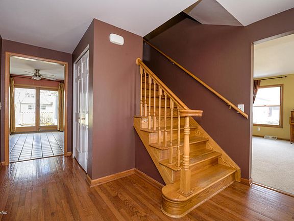 5th image of 6412 Applewood St