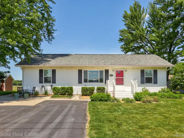 9941 Lange Rd, Birch Run, MI 48415