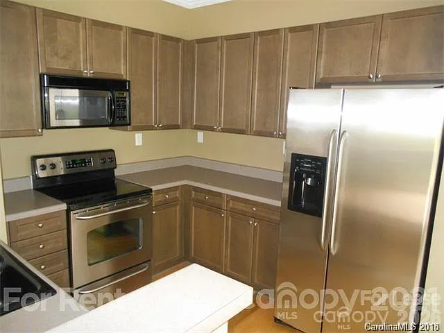 14006 Castle Abbey Ln — Photo 3