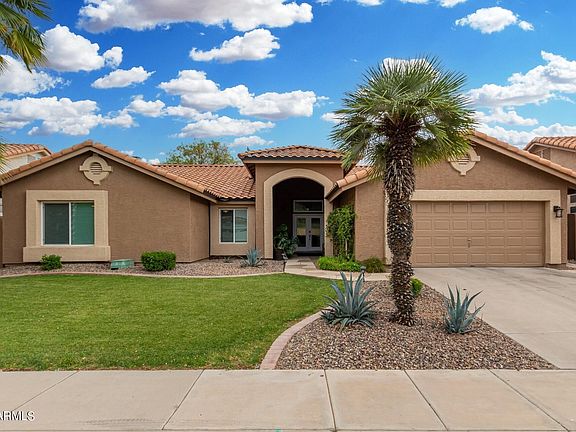 3rd image of 1225 W Iris Dr