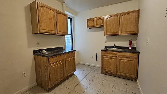 Rented by BRICK & GALO REALTY CORP | media 46