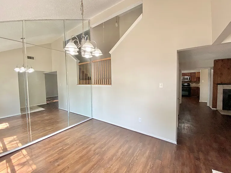 2202 Prairie Creek Trl — Photo 8