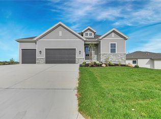 9436 Aurora St, Lenexa, KS 66220