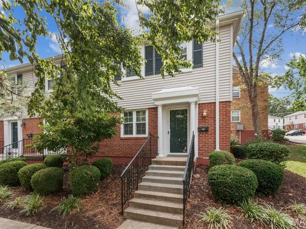 1508 Swallow Dr, Saint Louis, MO 63144