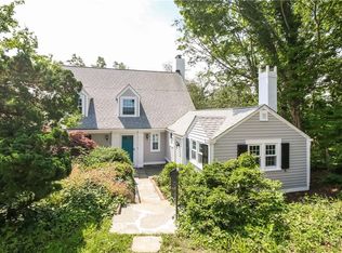 14 Long Point Rd, Branford, CT 06405