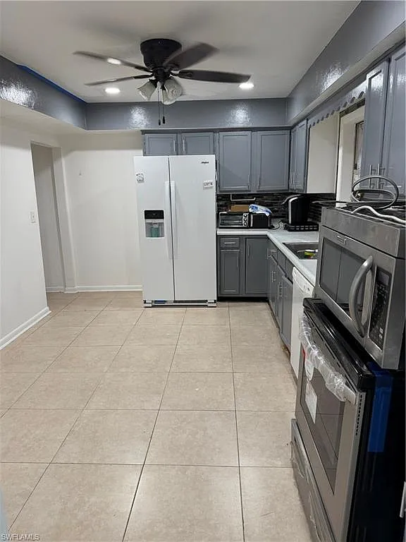 4 bed, 2.5 bath, 2200 sqft, $3,800 — Photo 1