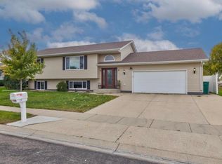214 Athens Ave, Marshall, MN 56258