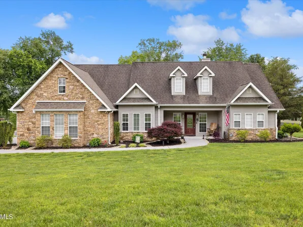 2940 Deep River Dr, Sevierville, TN 37876