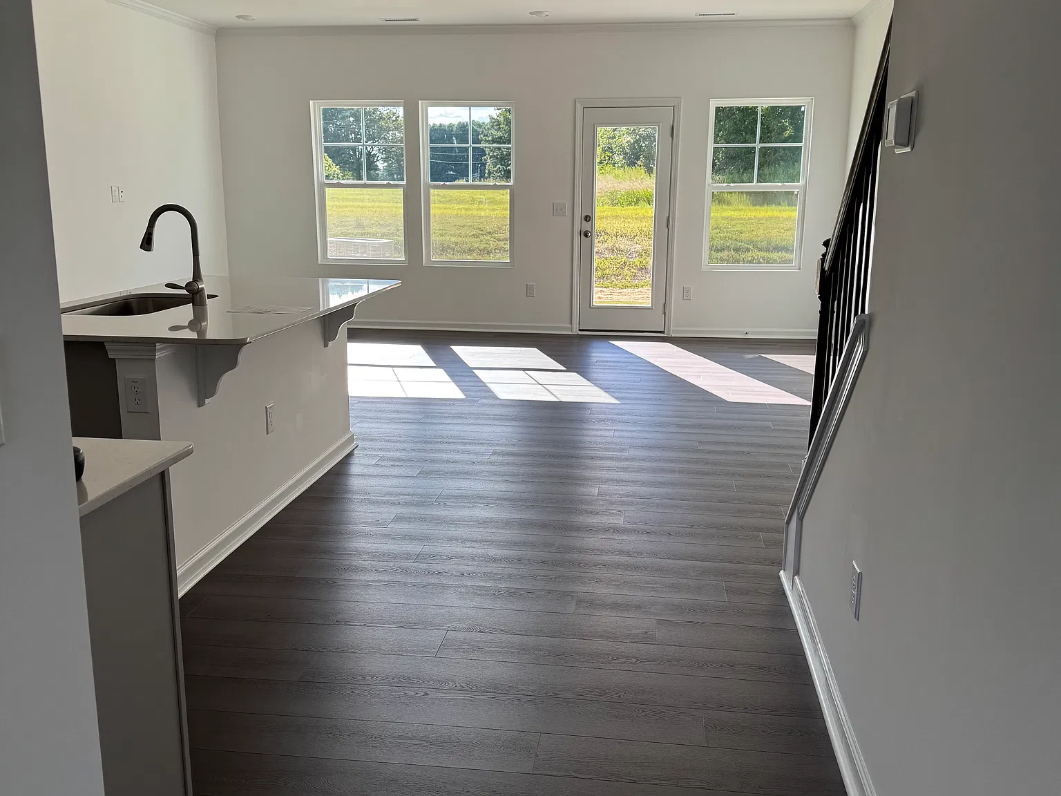 1147 Weavers Trace Dr — Photo 2