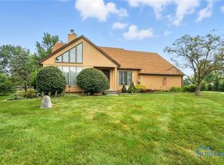 10464 Five Point Rd, Perrysburg, OH 43551