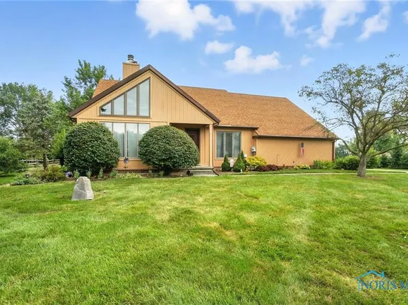 10464 Five Point Rd, Perrysburg, OH 43551