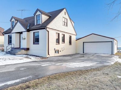 94 E North Water St, Algoma, WI, 54201
