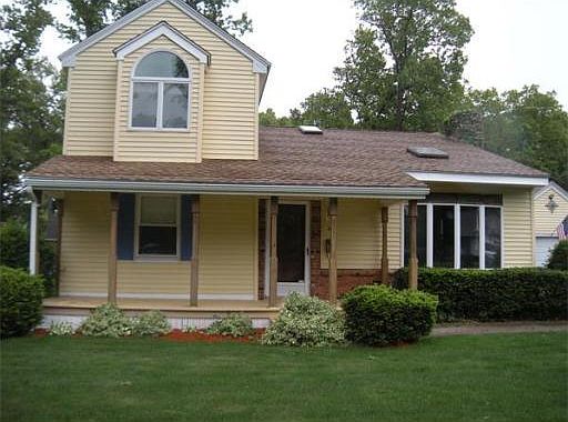 1st image of 10 Idlewood Dr