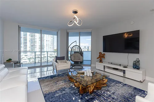 17111 Biscayne Blvd #505 Photo 1