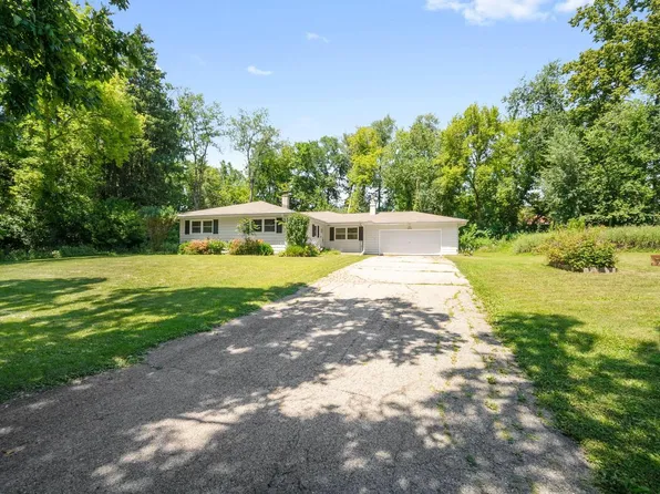 N70W39060 Foster DRIVE, Oconomowoc, WI 53066