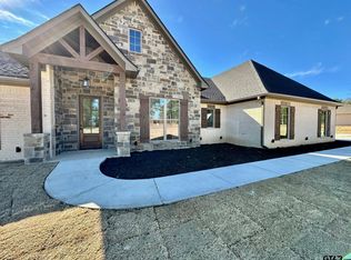 237 Clara Ln, Gladewater, TX 75647