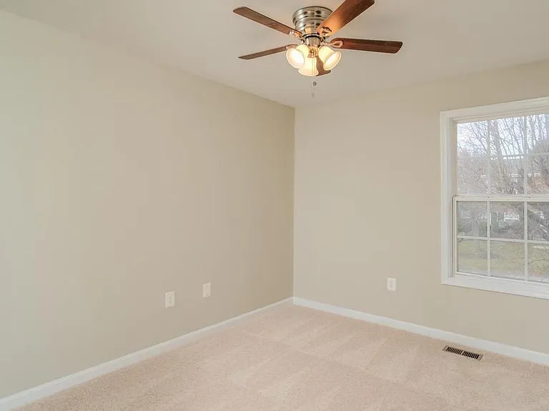11818 Sylvia Dr — Photo 24