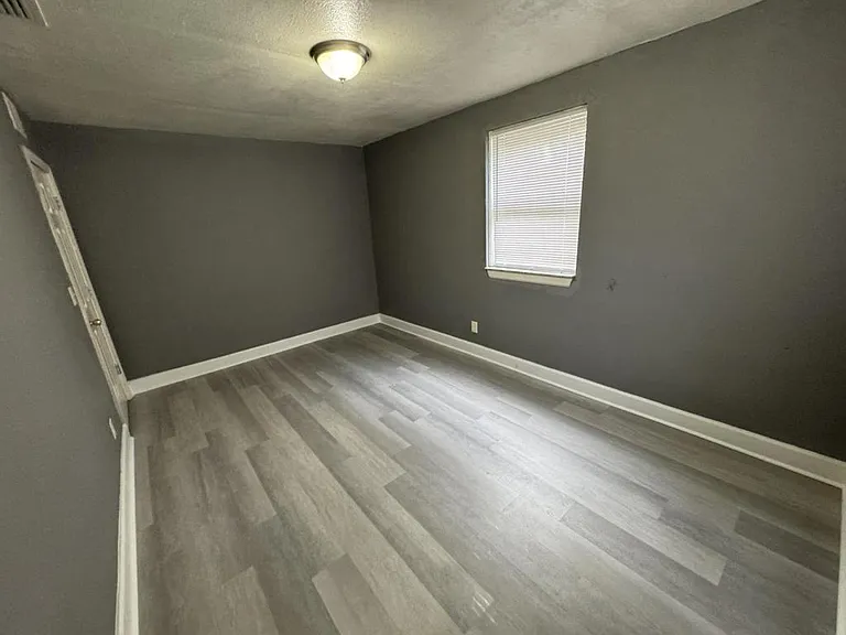 4114 Moncrief Rd — Photo 15