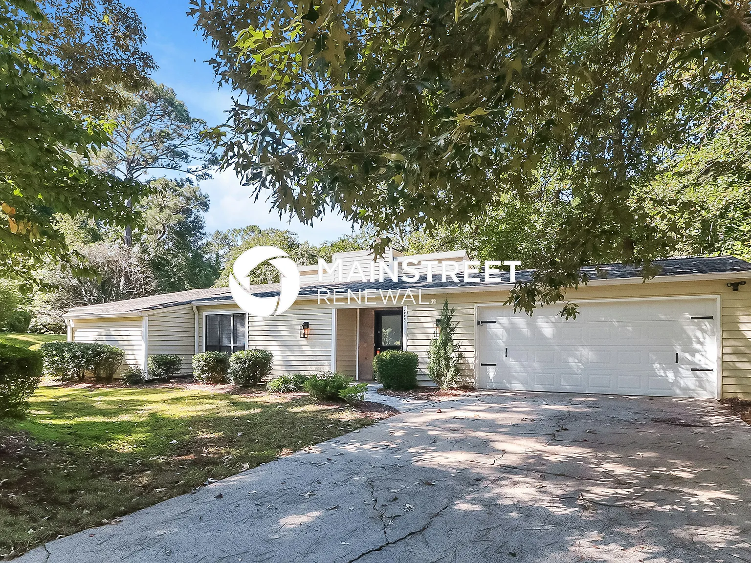 2223 N Woods Ct — Photo 1