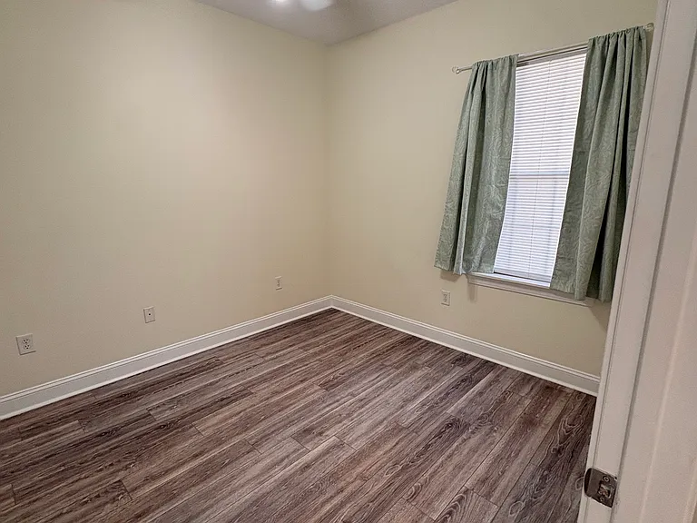 111 Fountain Pointe Ln #302 — Photo 4