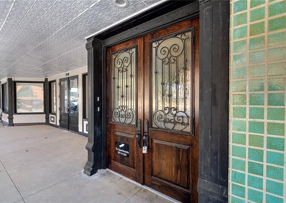 1st image of 104 E 2nd St #201