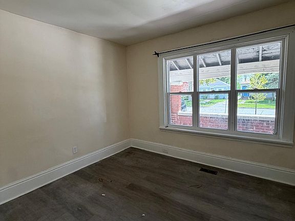 4th image of 312 Hill St Unit 1