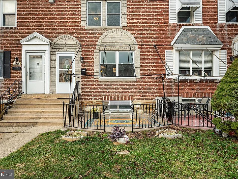 1st image of 3021 Unruh Ave