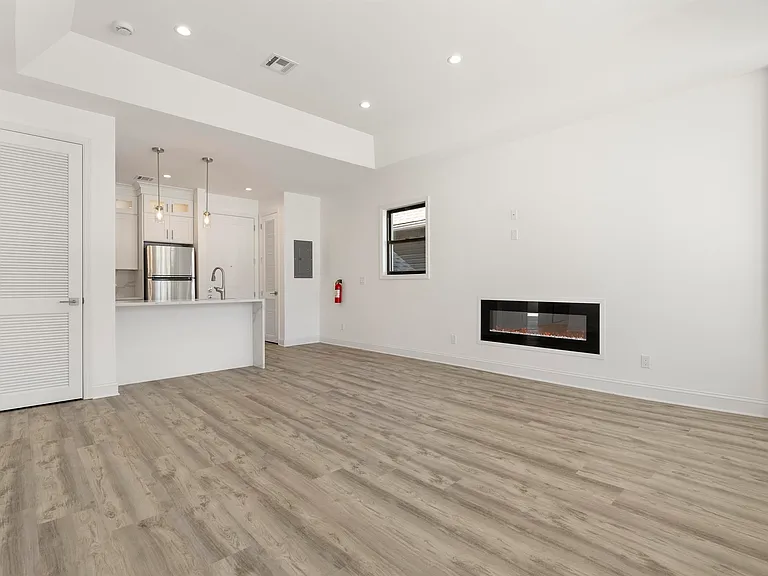 3709 Liberty Ave #1 — Photo 7